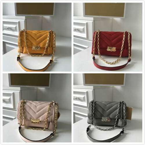 Picture of Michael Kors Lady Handbags _SKUfw106632463fw